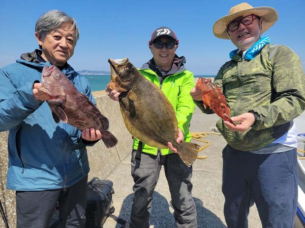 【釣果速報】神奈川県岩伊丸で2.50kgの良型ヒラメをキャッチ！マハタのアタリも好調！存分にファイトを楽しめる今が乗船どき！