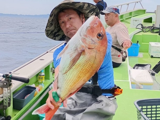 【釣果速報】千葉県利八丸で2.80kgのマダイをキャッチ！今すぐ楽しい釣行に出かけよう！