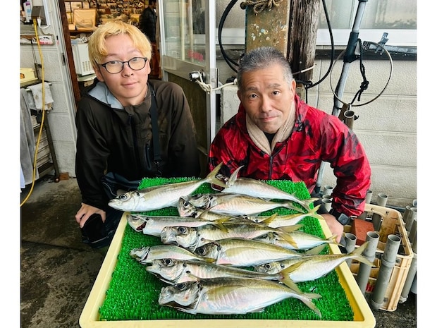 【釣果速報】神奈川県庄治郎丸で良型アジ絶好調!36cmのデカアジも!初心者アングラーもお土産どっさりの釣行になりますよ!