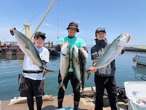 【釣果速報】兵庫県魚英で94cmブリ上がる！明石の海のモンスターと勝負したいなら今すぐ予約を！