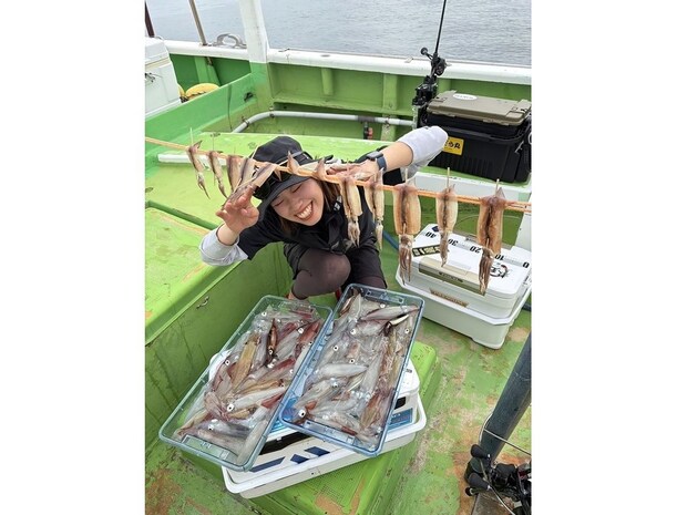 【釣果速報】神奈川県たいぞう丸でマルイカがテンポ良く上がる！船釣りデビュー戦を大物ゲットで飾りませんか？