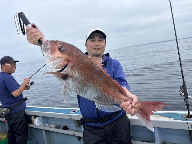【釣果速報】でか～～～～い！千葉県優光丸で5.50kgのマダイキャッチ！現在、中～大鯛メインにコンスタントに釣れてる模様です！