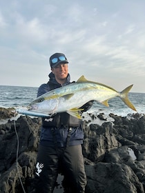 【フィッシングセミナー ロックショア編 第3回】：状況を打破する！時間帯・天候・海況に合わせたルアーローテーション術