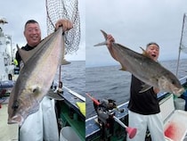 【釣果速報】立派すぎ！静岡県南伊豆忠兵衛丸で11.00kgの巨大カンパチゲット！海に引きずり込まれそうな勢いの引きを体感せよ！