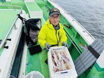 【釣果速報】神奈川県やまてん丸でマルイカ釣り好調！連発で大興奮！7月はマルイカ釣りで決まり！