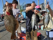 【釣果速報】神奈川県愛正丸でアジ入れ食い！座布団ヒラメも！好調な今シーズン、自己最高記録を狙ってみませんか？