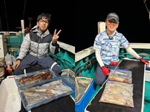 【釣果速報】和歌山県良栄丸でアカイカ好調！トップは36杯！今後の釣行も期待大！