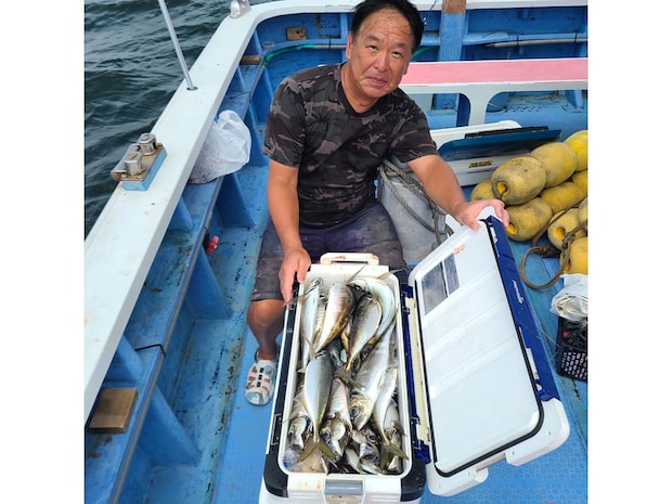【釣果速報】45cmのメガアジを筆頭に良型アジ続々上がる!質も味も大満足の釣りがしたいなら神奈川県成銀丸一択!
