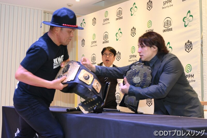 【DDT】11・3両国Wタイトル戦へUNIVERSAL王者・鈴木がKO-D王者・上野を質問攻め