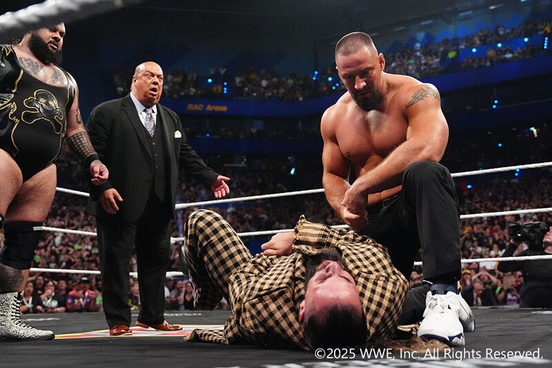 【WWE】世界ヘビー王者ロリンズがパンク迎撃決定も ブレイカー&リードがまさかの反逆