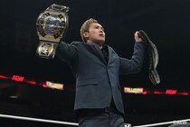 【AEW】TAKESHITAとのAEW世界タッグ挑戦へ オカダが王者ブロディードを襲撃KO