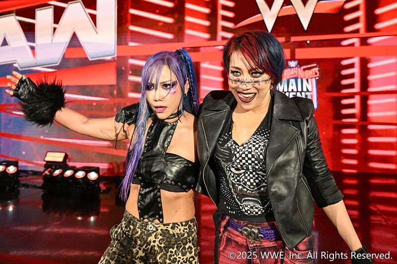 【WWE】アスカ&カイリが女子タッグ王座獲りへ始動 王者シャーロット&アレクサを無法襲撃