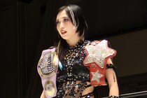 【スターダム】上谷が桃との同門対決制してワールド&STRONG女子死守 1・4ドームでIWGP女子王者・朱里との2冠戦が決定的に