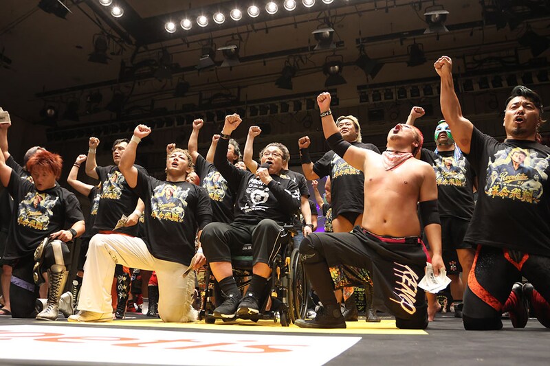 【天龍プロジェクト】天龍が“最後の後楽園"で「エイエイオー」締め 「今日の大会は俺からの遺言ですよ」