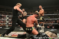 【WWE】ローガンが世界ヘビー新王者パンクを襲撃KO ザ・ビジョンと結託か