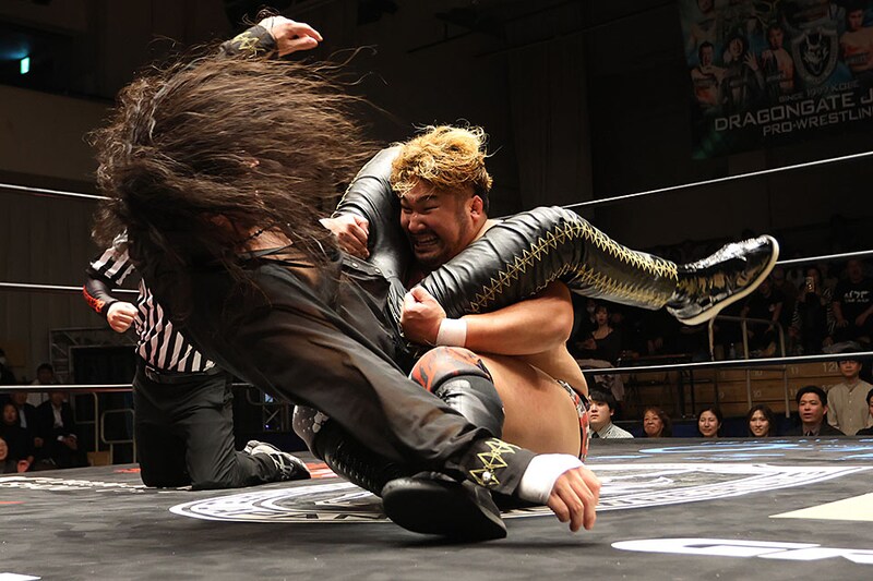 【DRAGONGATE】ISHINが元ドリーム王者マンテ狩りで1回戦突破 「優勝決定戦、駒を進めるのはこの俺様だ」
