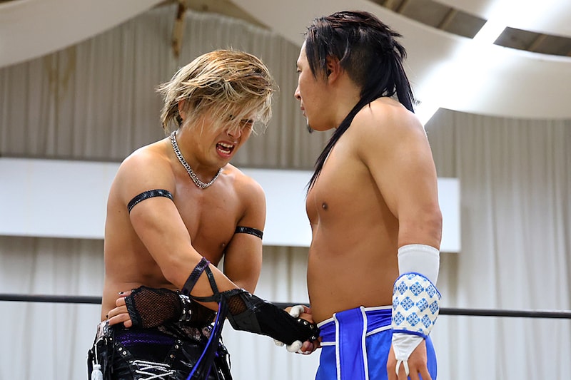 【NOAH】喧嘩腰から握手…AMAKUSAがジュニアGP1回戦突破、政岡に「我とともに光の道、歩みませぬか?」