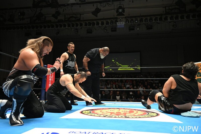 【新日本】連夜の同門対決…EVILがウイスキー回し飲みから裕二郎を騙し討ち 勝利強奪も最後は和解