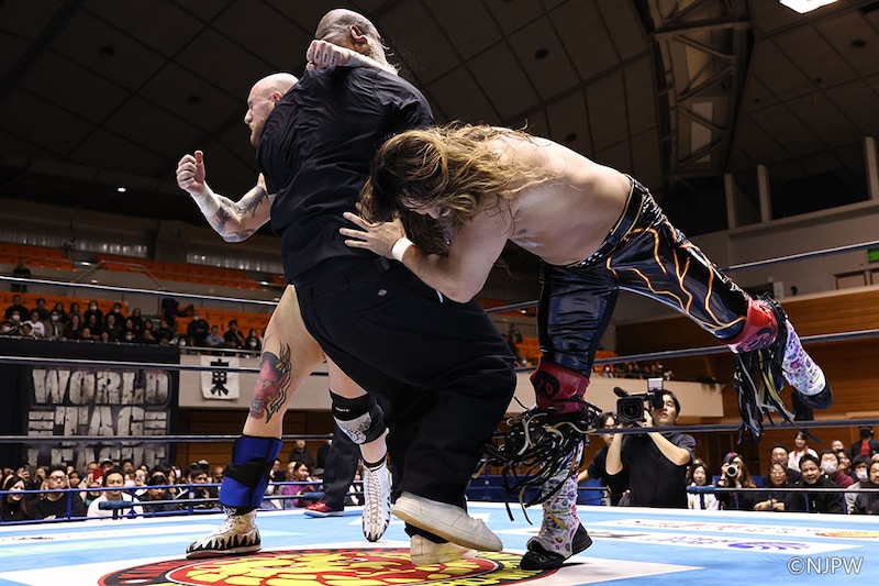 【新日本】辻ゲイブがEVIL&ファレ粉砕でWTL初白星 「俺らが支配する!」