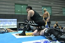 【新日本】K.O.B開幕2連敗 成田&SANADAが無法王者狩りで初白星