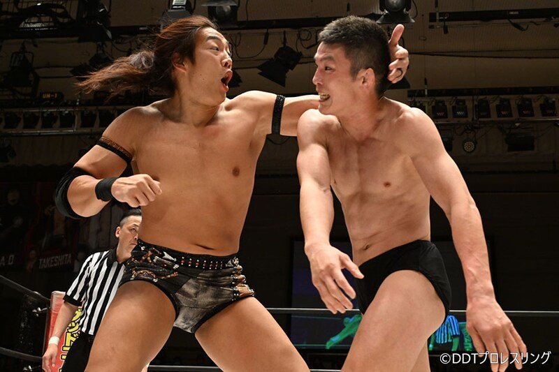 【DDT】IWGP世界王者TAKESHITAが青木との4年ぶりシングル制す 「DDTで東京ドームに行きたい。それを達成するまで引けない」