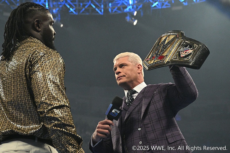 【WWE】統一WWE王者コーディが翌日王者対決へNXT王者オバ・フェミと対峙