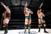 【NOAH】王者Yoshikiが初開催176BOX圧巻締め 「熱いオファーをレシーブしてついにファイトできました!」