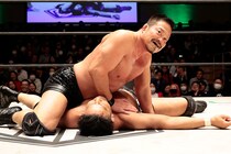 【NOAH】杉浦がデビュー25周年記念試合で悪魔の笑み 激闘一転…KENTA無法粉砕