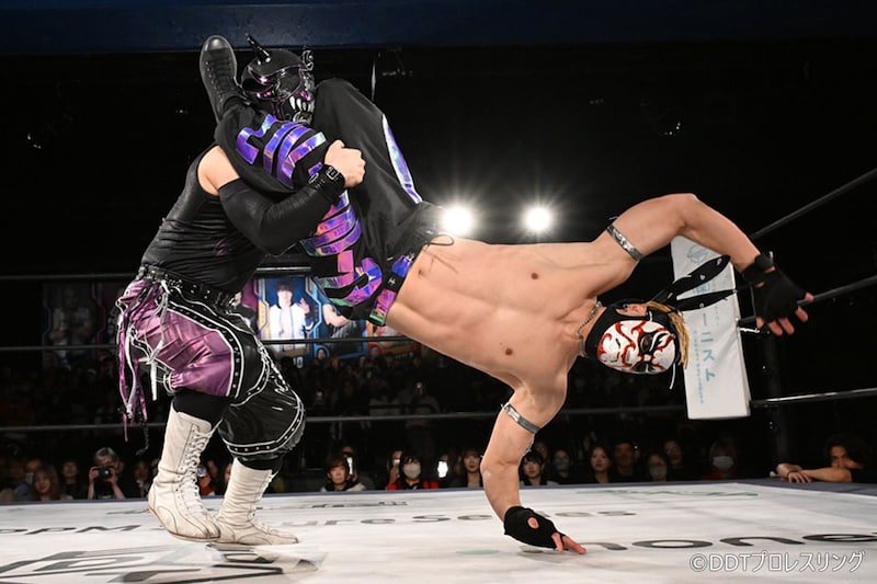 【DDT】隈取がイルシオンとの一騎打ち制して遺恨決着 「来年もDDTでプロレスのテッペン目指してやっていきたい」