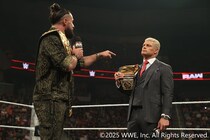 【WWE】10・11『クラウン・ジュエル』で王者対決が実現 統一WWE王者コーディと世界ヘビー王者ロリンズが舌戦