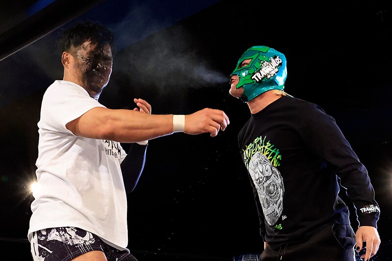 【NOAH】BUSHI乱入、KENTAに毒霧噴射で「次の挑戦者決〜めた」 2・11後楽園でGHCタッグ初防衛戦へ