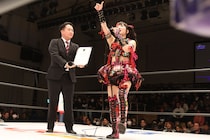 【スターダム】伊藤麻希がスターダム入団 さっそく岡田社長に「伊藤ちゃーん!」絶叫を強要