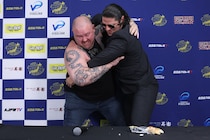 【全日本】スーパーヘビー級対決へサイラスと会見で乱闘 ジュン「人間と戦う感覚を忘れた方がいいかも」