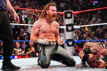 【WWE】地元凱旋ゼインが4WAY戦制して統一WWE王者マッキンタイアに挑戦へ