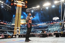 【WWE】レインズが11年ぶり2度目のロイヤルランブル戦制覇 レッスルマニアで王座挑戦へ