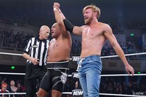 【AEW】石井がキャシディと組んでゲイブ&コナーズを真っ向粉砕