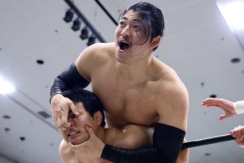 【NOAH】「教員免許なんて燃やせ」OZAWA“体育教師への恨み"爆発 元教師の新人・小柳に圧勝