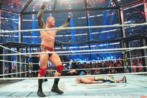 【WWE】ロリンズ、マッキンタイア乱入で大混乱…オートンがチェンバー戦制してレッスルマニアで統一WWE王座挑戦へ