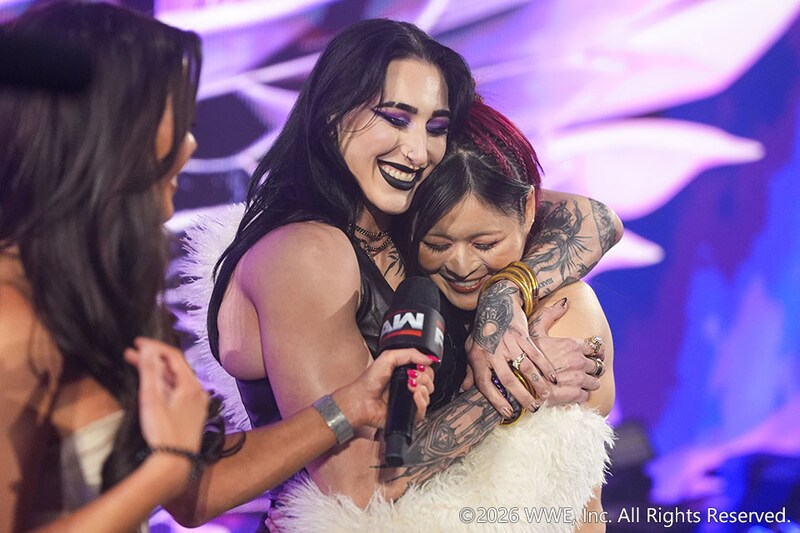 【WWE】レッスルマニアで女子王座挑戦のリアにイヨがエール 次週女子IC王座挑戦者決定ガントレット戦に出場