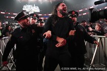 【WWE】ロリンズがヘイマン殴打も接近禁止命令違反で逮捕
