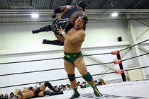 【NOAH】GHCヘビー最終前哨戦で王者Yoshiki大暴れ T2000X単身ナデ斬り&ウルフKOで「狼を必ず退治してやる」