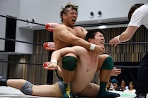 【NOAH】大抜擢・鶴屋がメイン奮戦 王者Yoshiki貫禄締めも「ヤングパワー」注入で“狼退治”へ決意あらた