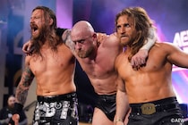 【AEW】ザ・ドッグスまさかの一日天下 キャシディ&ストロング&オライリーに敗れてAEW世界トリオ王座陥落