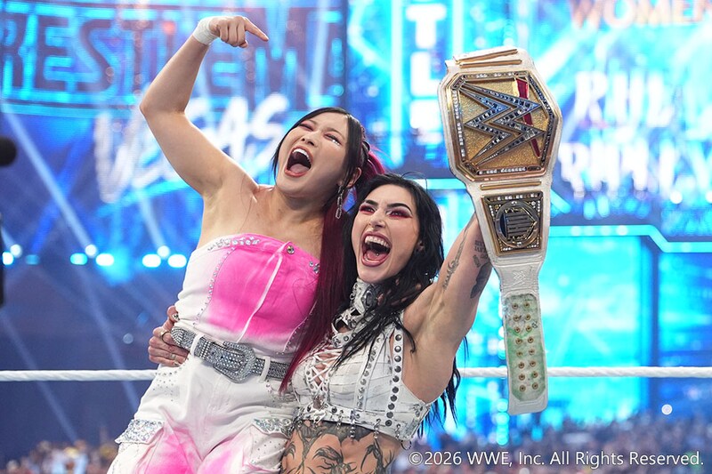 【WWE】イヨが援護射撃 リアがWWE女子王座5年ぶり戴冠