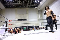 【NOAH】清き一票を!」OZAWAが“内藤トラウマ克服投票”お願い締め 内藤は「どうぞお好きに、俺は何試合目でも構わない」