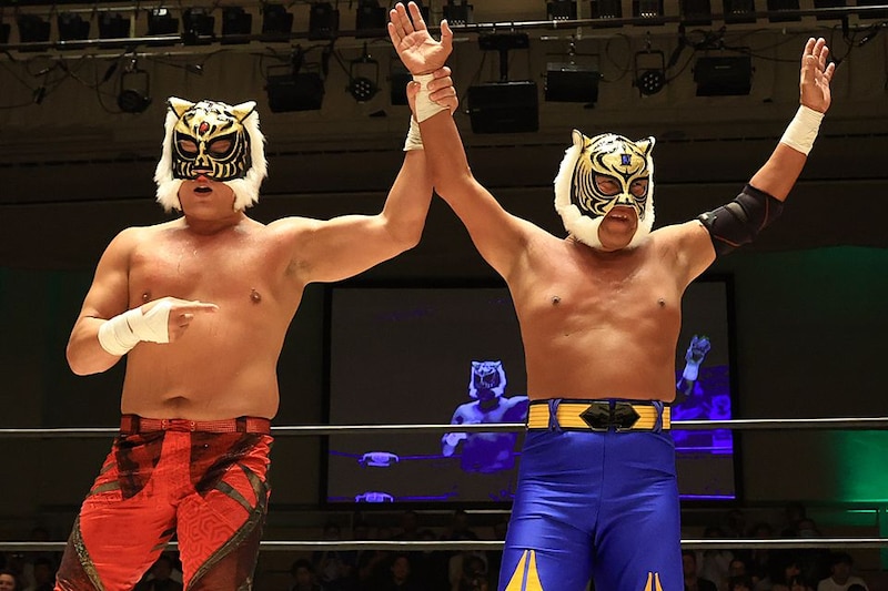 【NOAH】方舟マットで大タイガー・コール 引退控えるタイガーマスクが“拳王タイガー”と感謝の勝利
