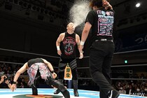 【新日本】SHOがウィスキー噴射回避で金丸とのH.O.T対決制す 「トロフィーはワシのもんじゃ」