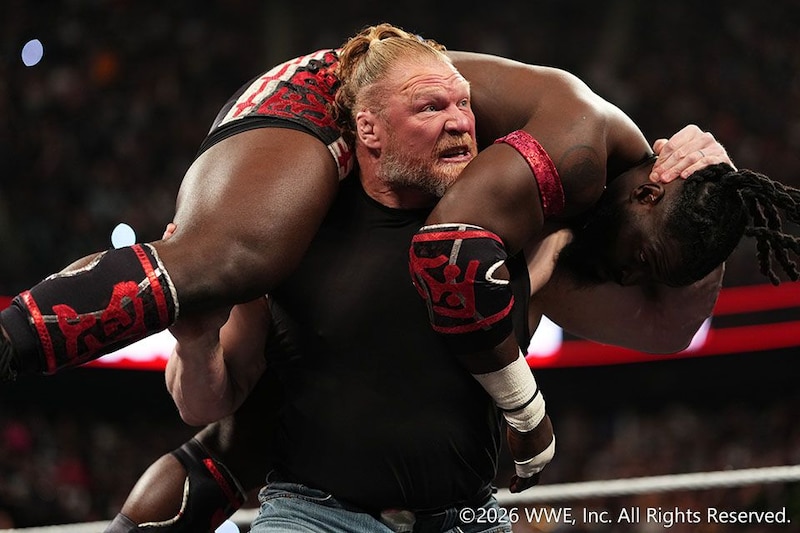 【WWE】ブロック・レスナーが電撃復帰 オバ・フェミを襲撃、F5・3連発葬で再戦要求