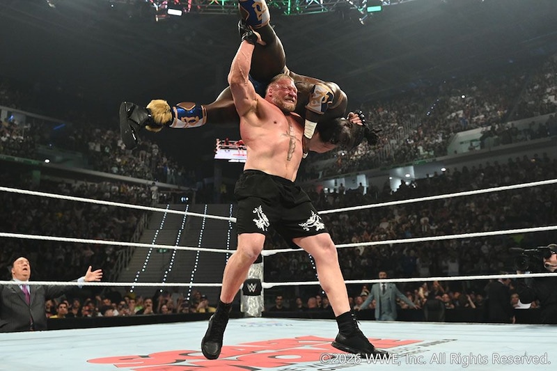 【WWE】43日ぶり再戦でレスナーがリベンジ 計7発のF5でオバ・フェミ粉砕