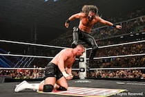 【WWE】ロリンズが1ヵ月ぶり再戦でブレイカーに雪辱